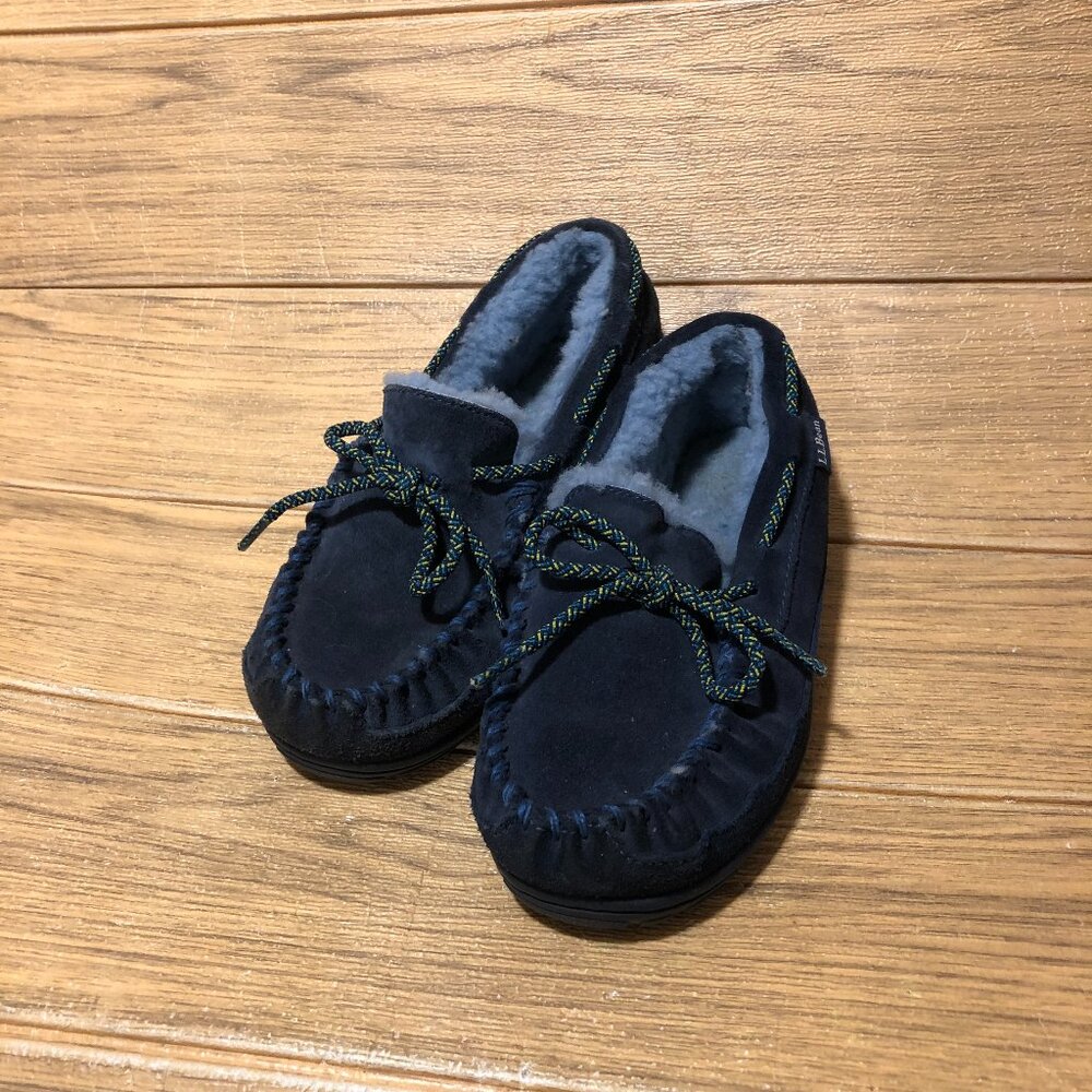 LL Bean boy blue suede leather slippers with sheepskin insoles, Assumed size 5